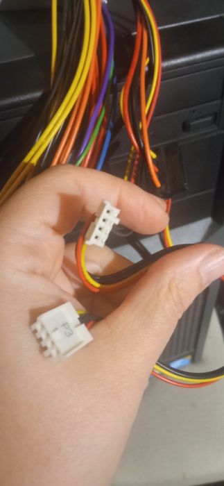 Caixa ATX Fujitsu com drive DVD multi layer e fonte de alimentação