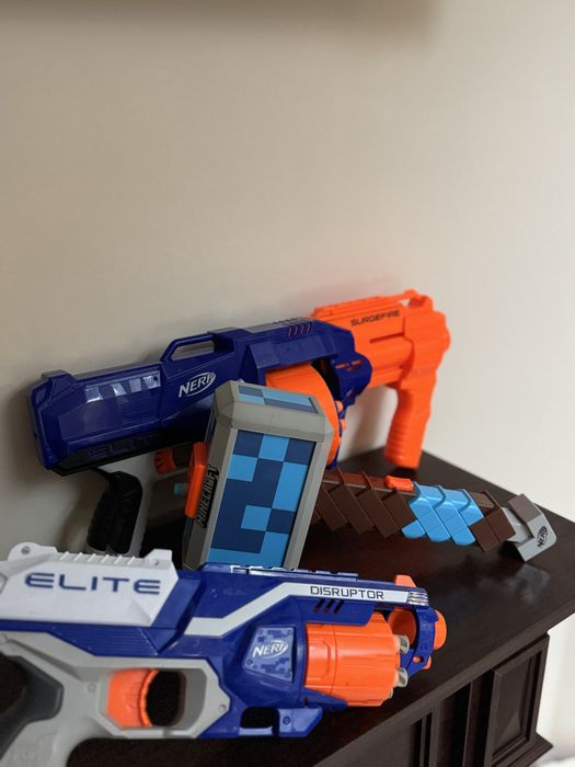 Nerf бластери , minecraft молот.