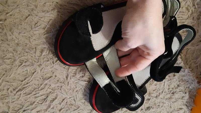 Блестящие босоножки,сандали