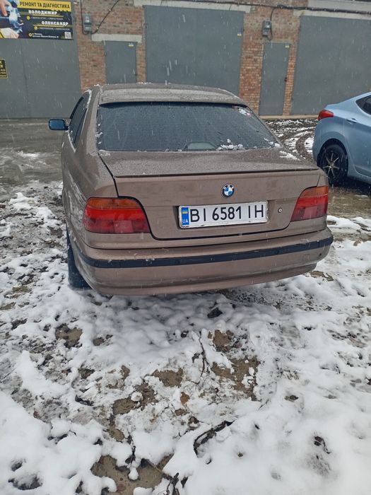 Продам бмв 520 е39.