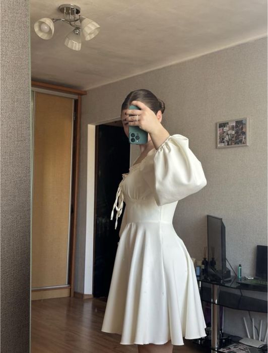 Сукня/плаття молочного кольору