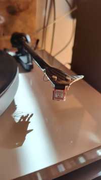 Gramofon pro-ject debut Carbon esprit