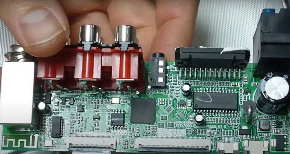 Автомагнітола pioneer 7010b 2din підтримує всі формати,сенсорний,пульт