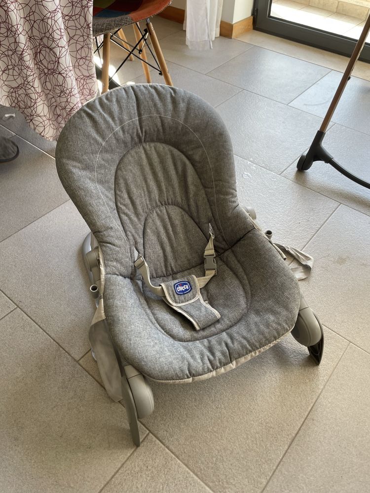 Caedeira  de  baloiço de marca chicco cinza