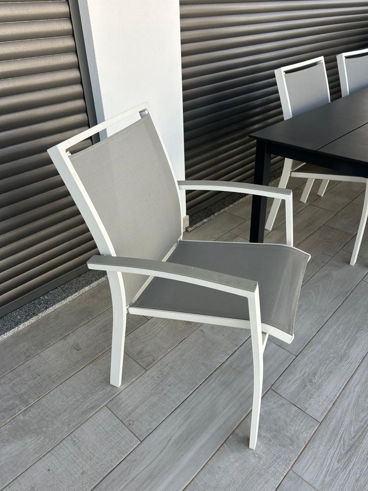 Mesa jardim com cadeiras