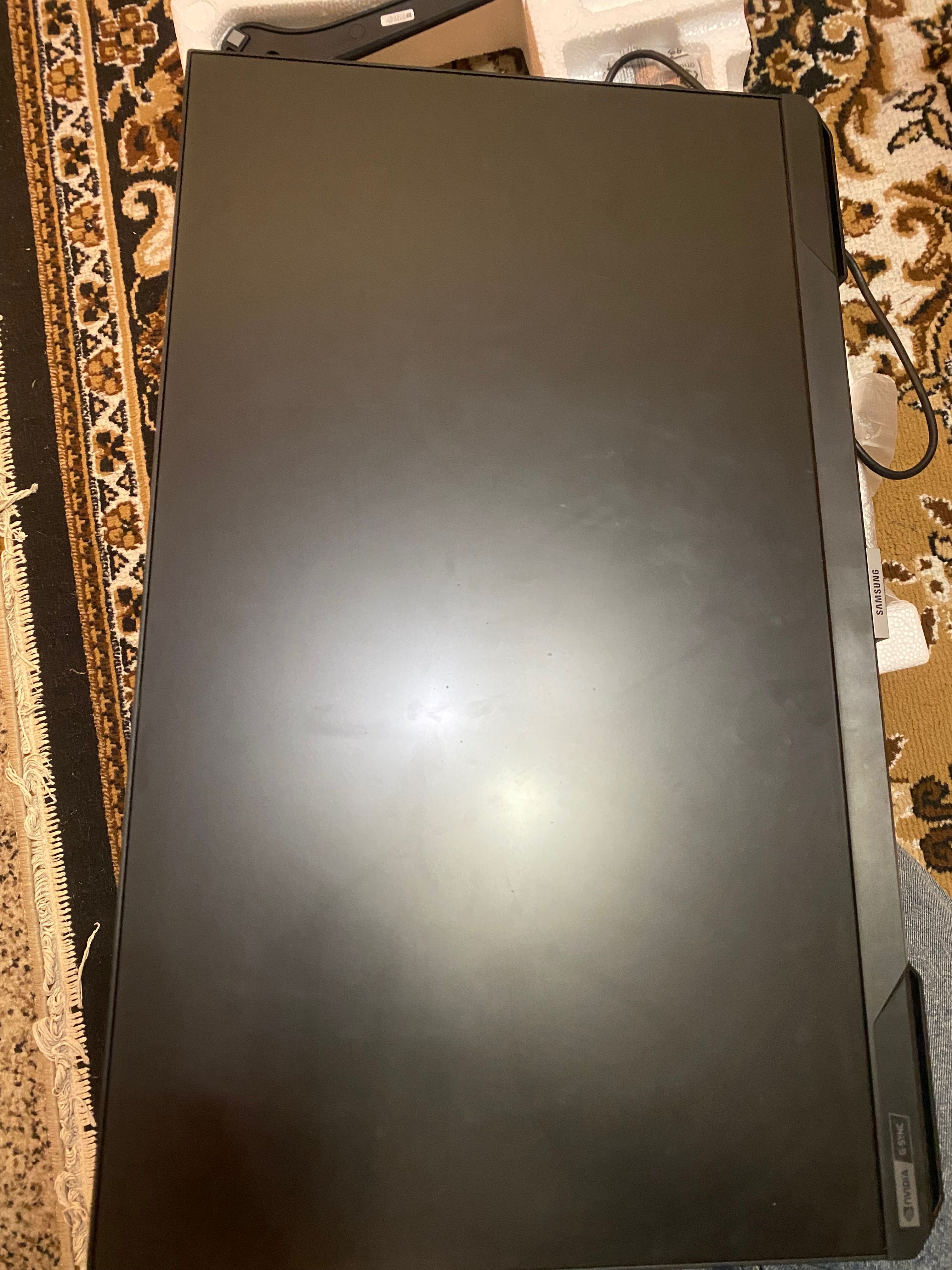 Монитор Samsung G4 Odessey