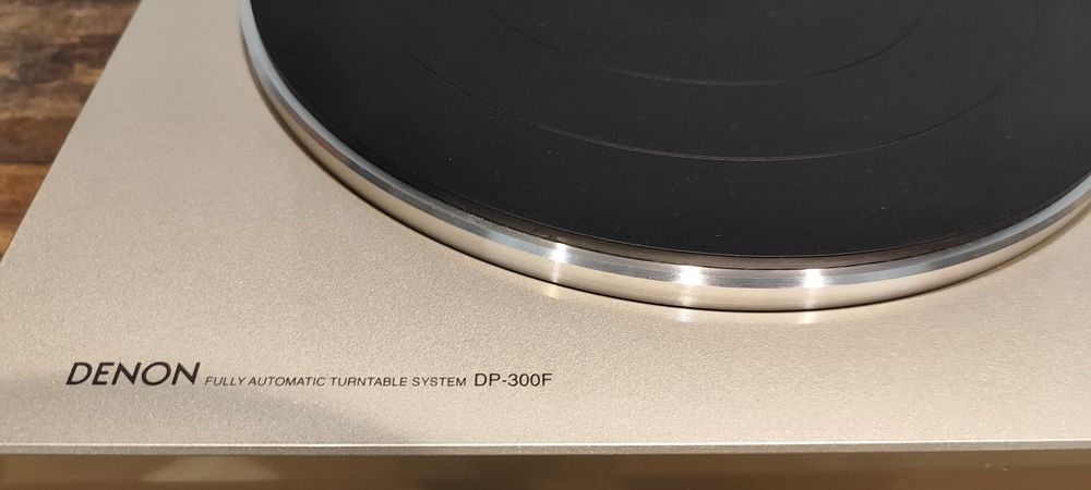 Gramofon denon DP-300F