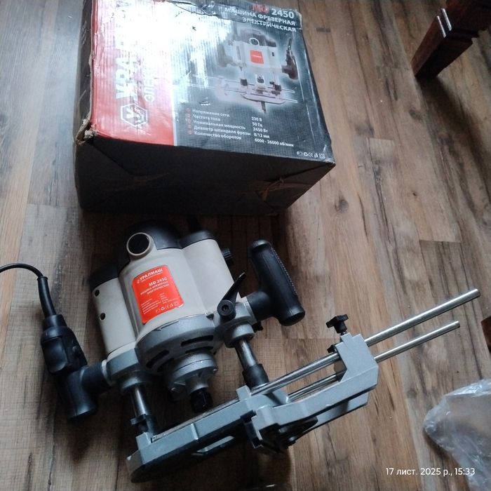 Фрезер мощный .цанга 8-12 .Комплект