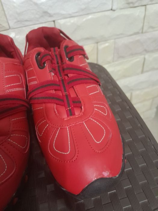 Buty  chłopięce b.p.c 38.