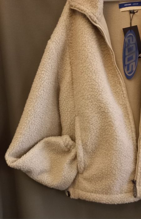 Толстовка,новая.Размер S