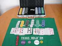 zestaw żetonów do pokera w walizce