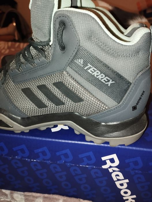 Кросівки жіночі, у дуже гарному стані зимові