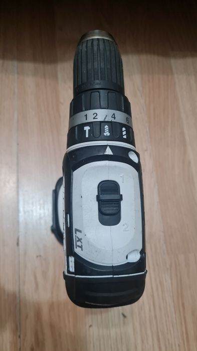 Інструмент Makita.  шуруповерт.