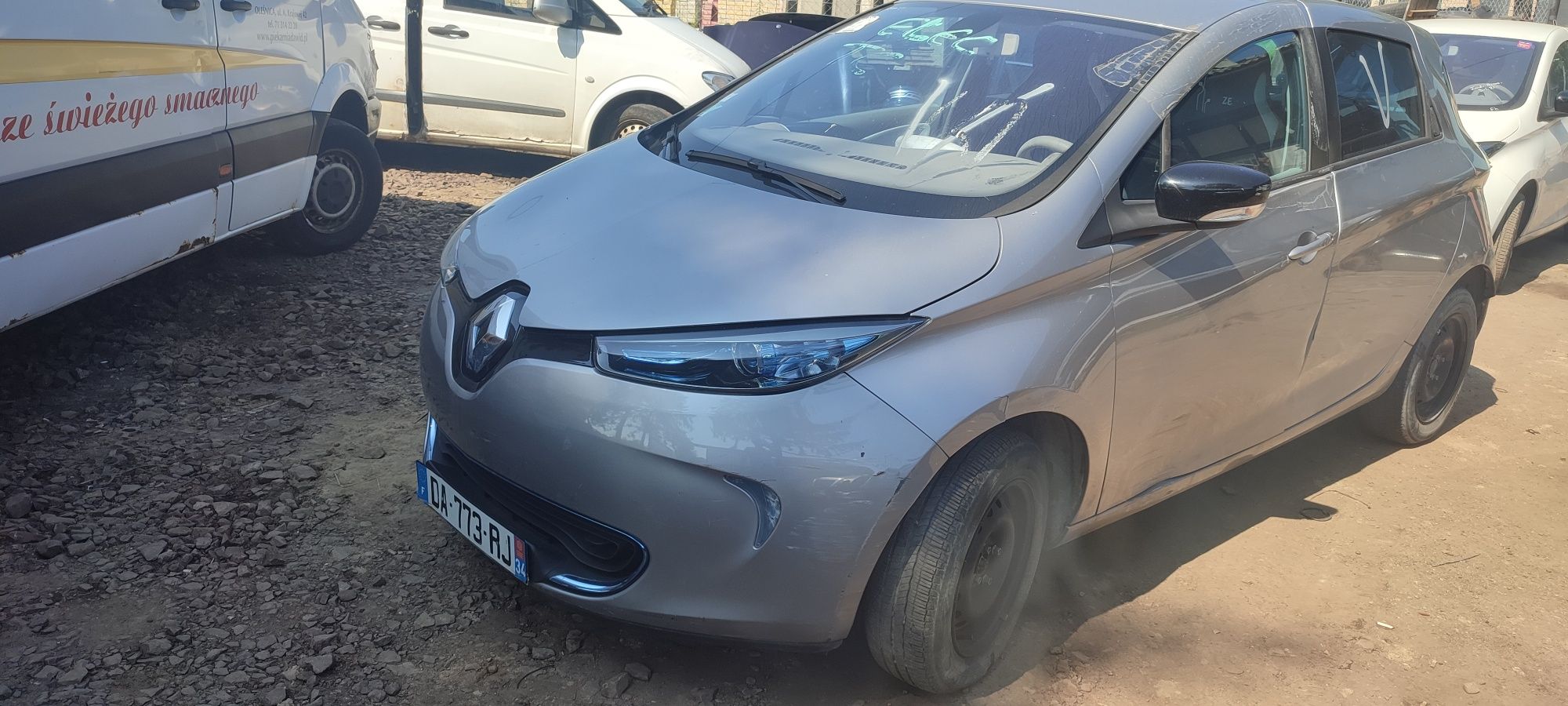 Renault zoe крило бампер