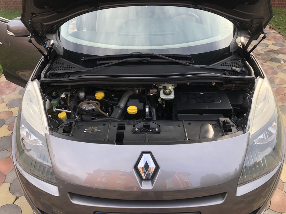 Свіжопригнана Renault Grand Scenic 2009 1.5d 7 місць