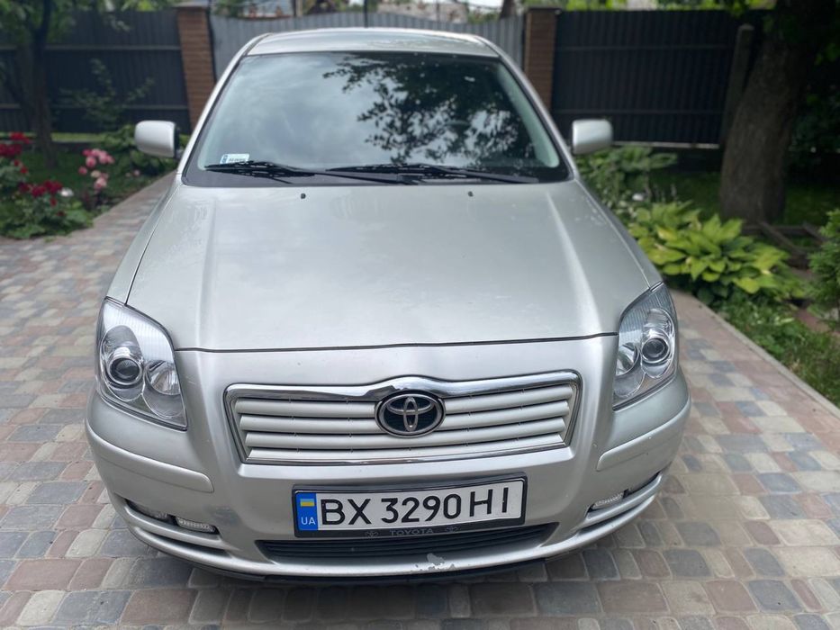 Toyota avensis 2003