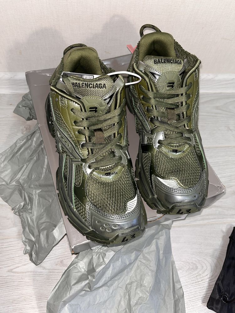 balenciaga runner