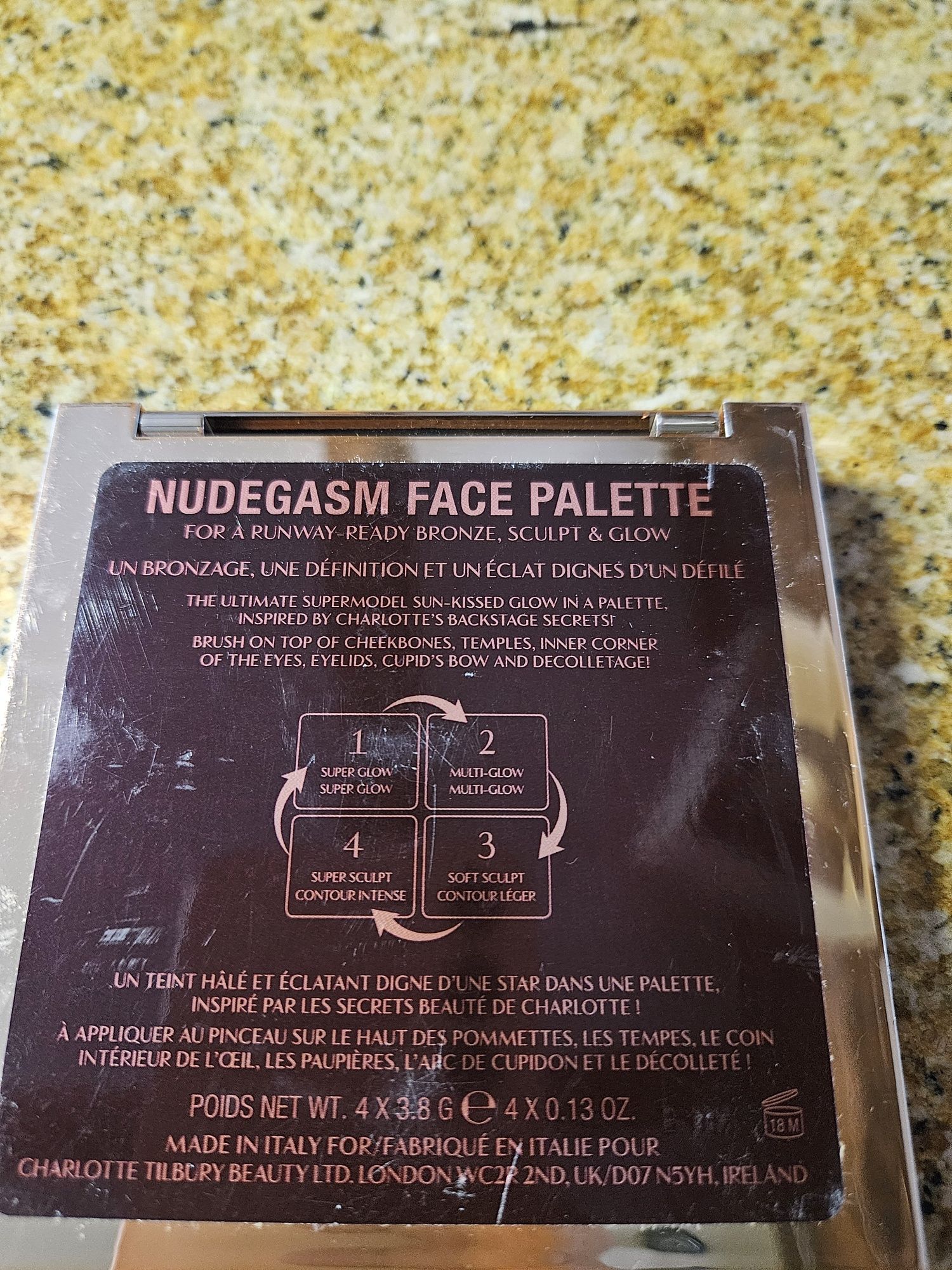 Paletka  rozświetlacz Charlotte Tilbury