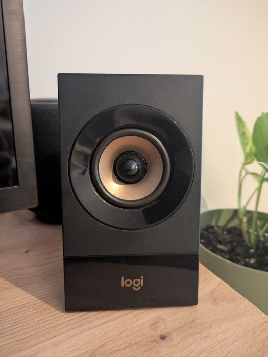 Colunas Logitech Z533