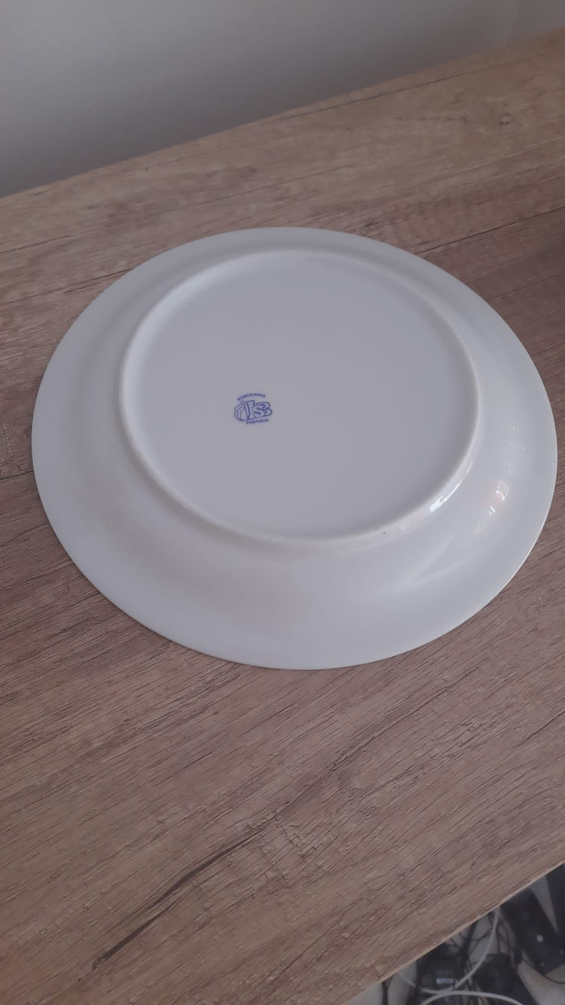 Bule com prato de porcelana da marca JSB