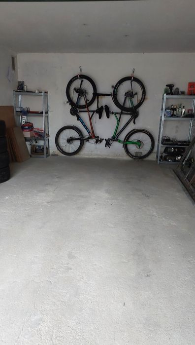 Sprzedam duży garaż