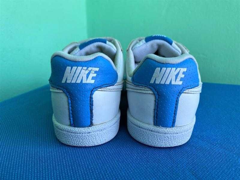 Кросівки Nike Court Royale