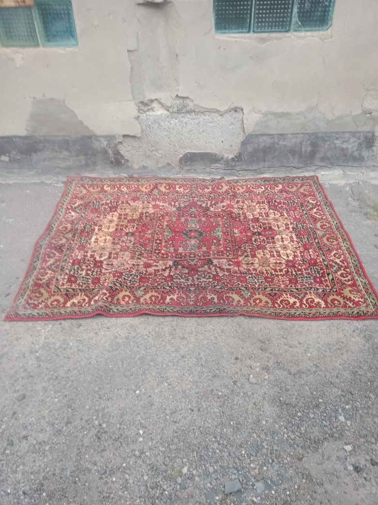 Продам ковры 90-х годов