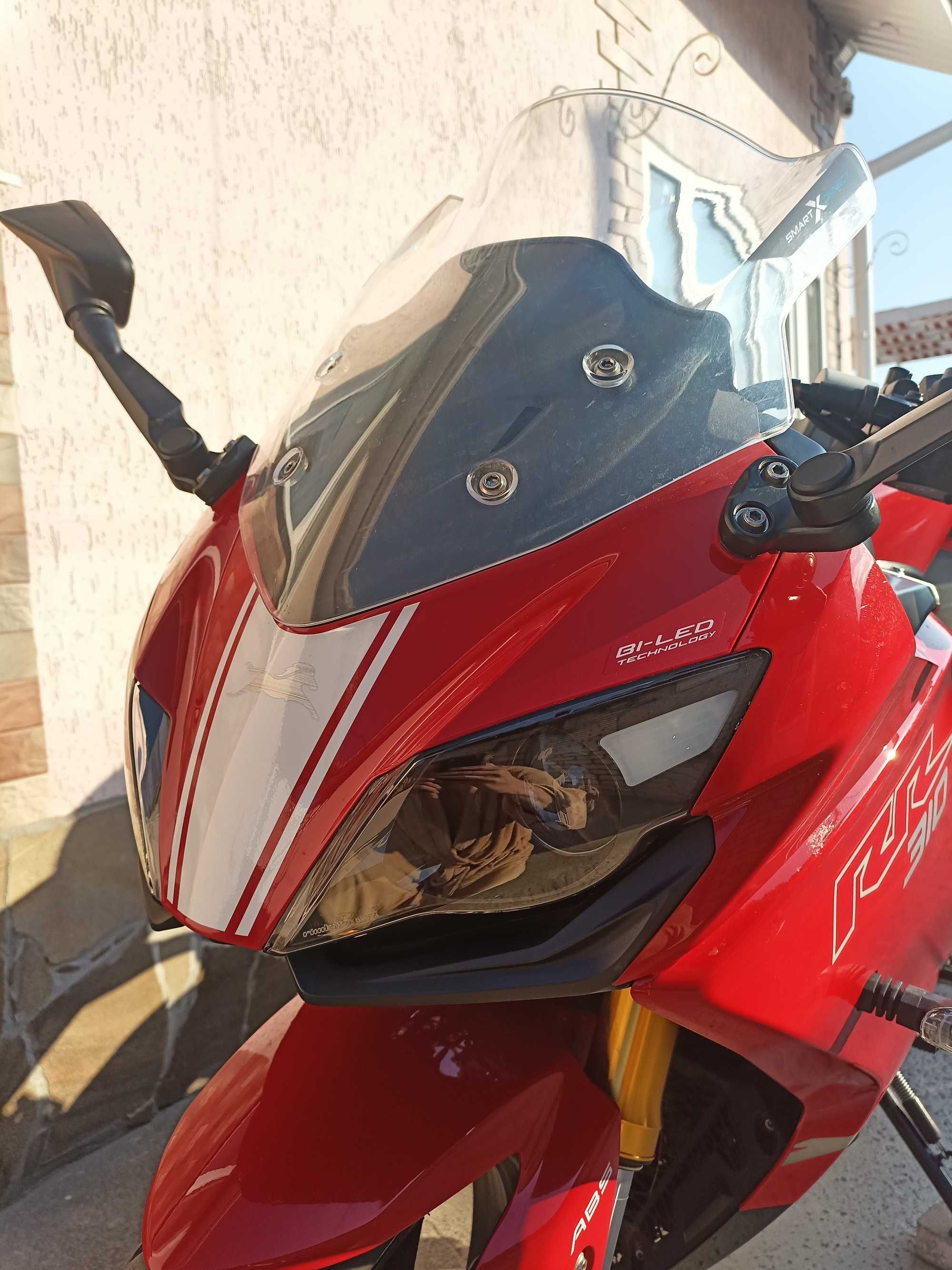 Мотоцикл TVS Apache RR 310