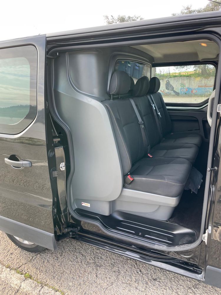 Renault Trafic DCI 6-Lugares