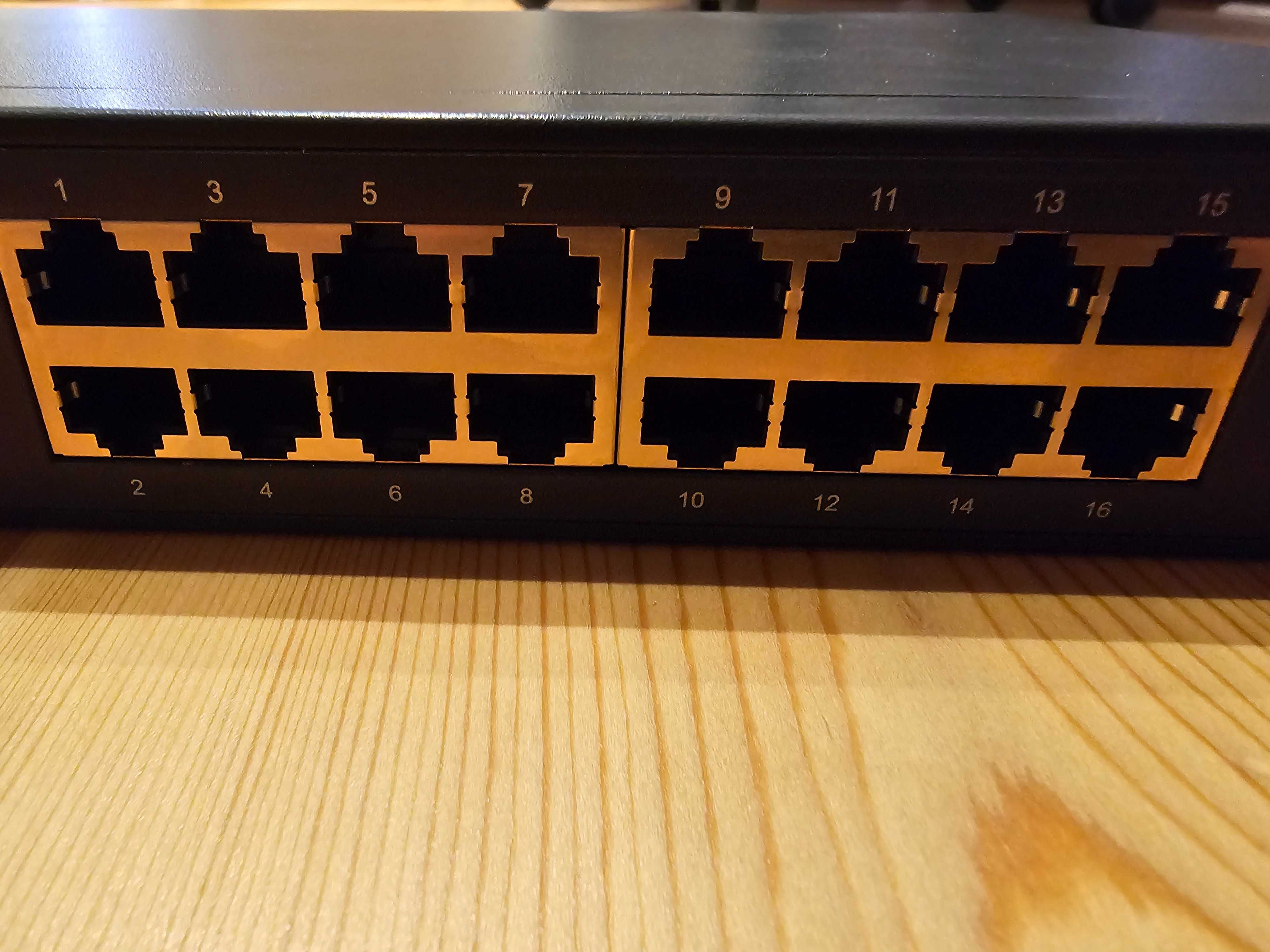 Vendo Switch TP-link 16 portas TL-SG1016D