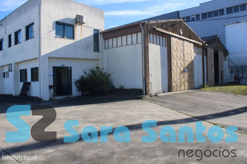 Armazém industrial localizado em Lourosa- Santa Maria Feira