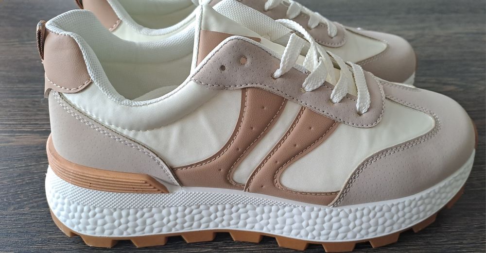 Buty sportowe damskie