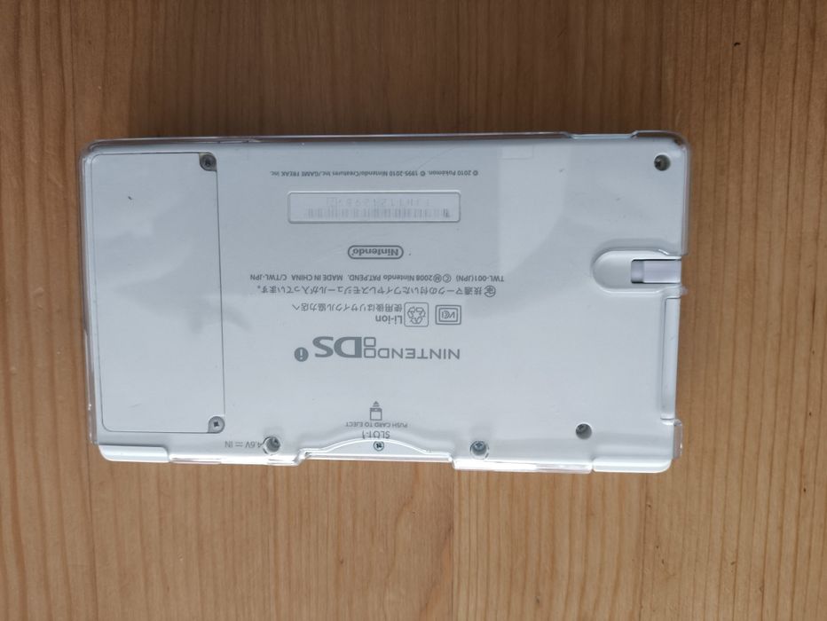 Nintendo DSi Pokemon White (edição limitada)