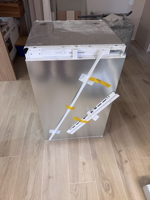 Nowa lodowka Bosch  podblatowa