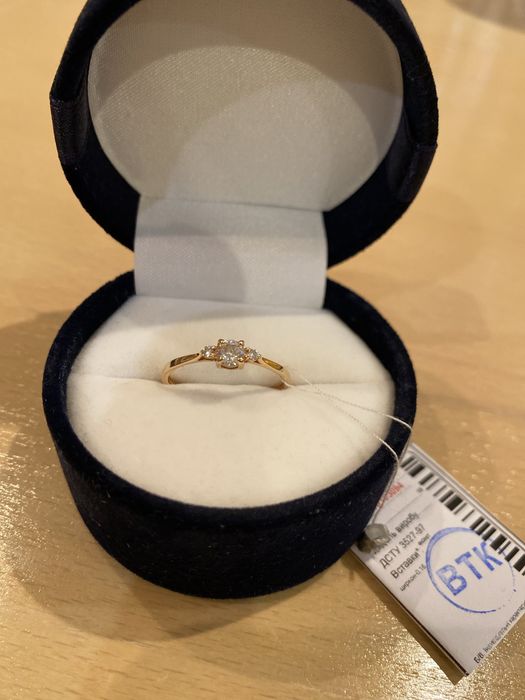 Золота каблучка 585 проби із червоного золота, 18 розм., нова з біркою