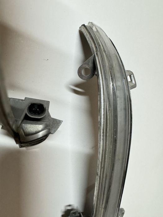 Повторювач повороту в дзеркало ф30 оригінал