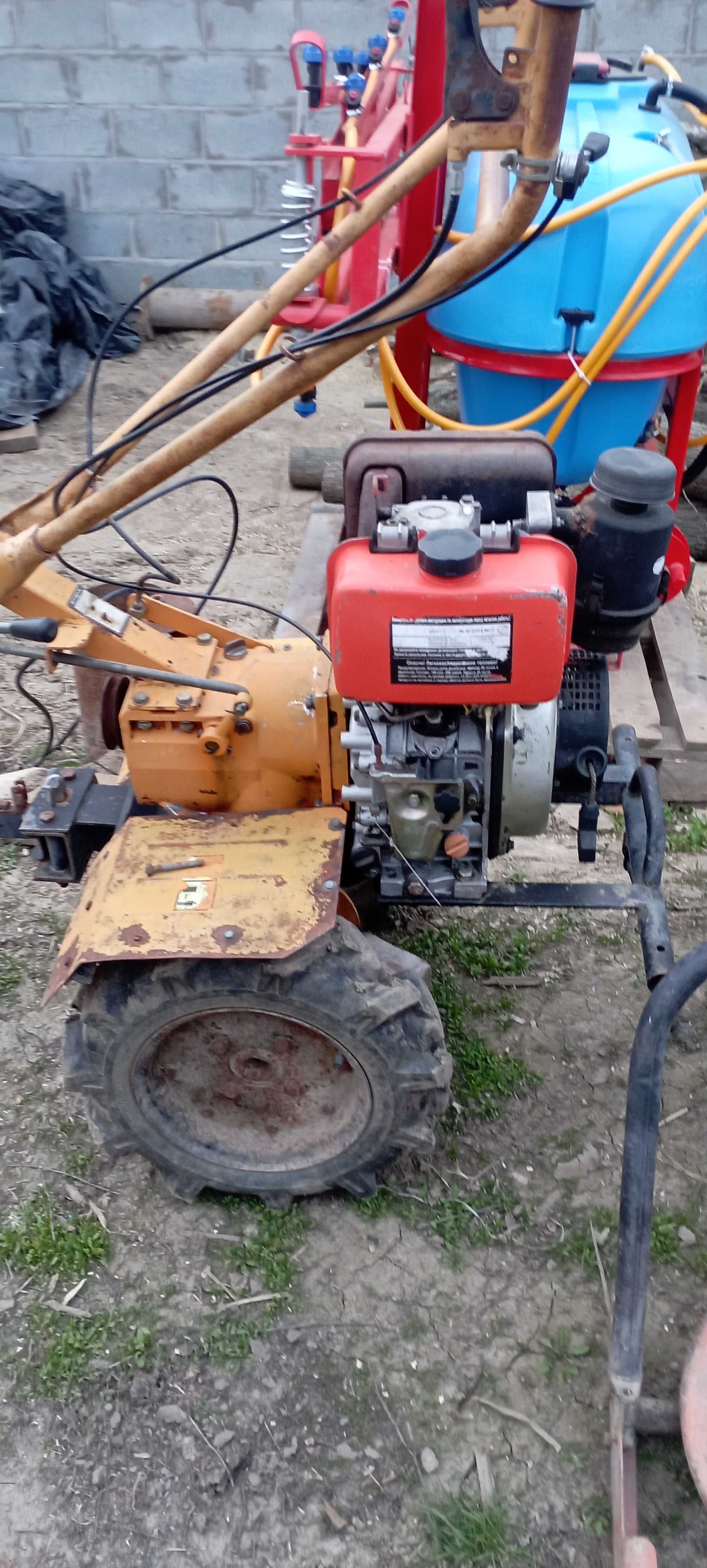 Продам мотоблок  з усім приладдям
