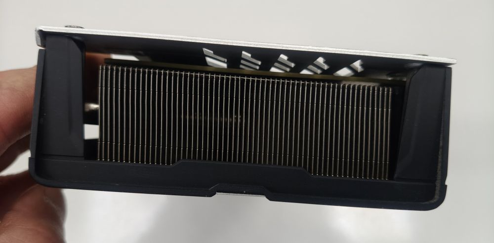 Sapphire Nitro + Radeon RX580 4gb на родных пломбах