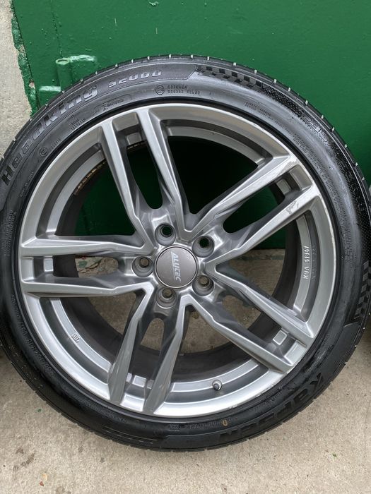 Продам комлект дисков с резиной 235/45r18 год:2025