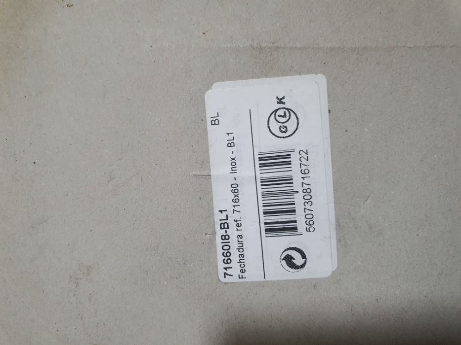 Puxadores e fechadura