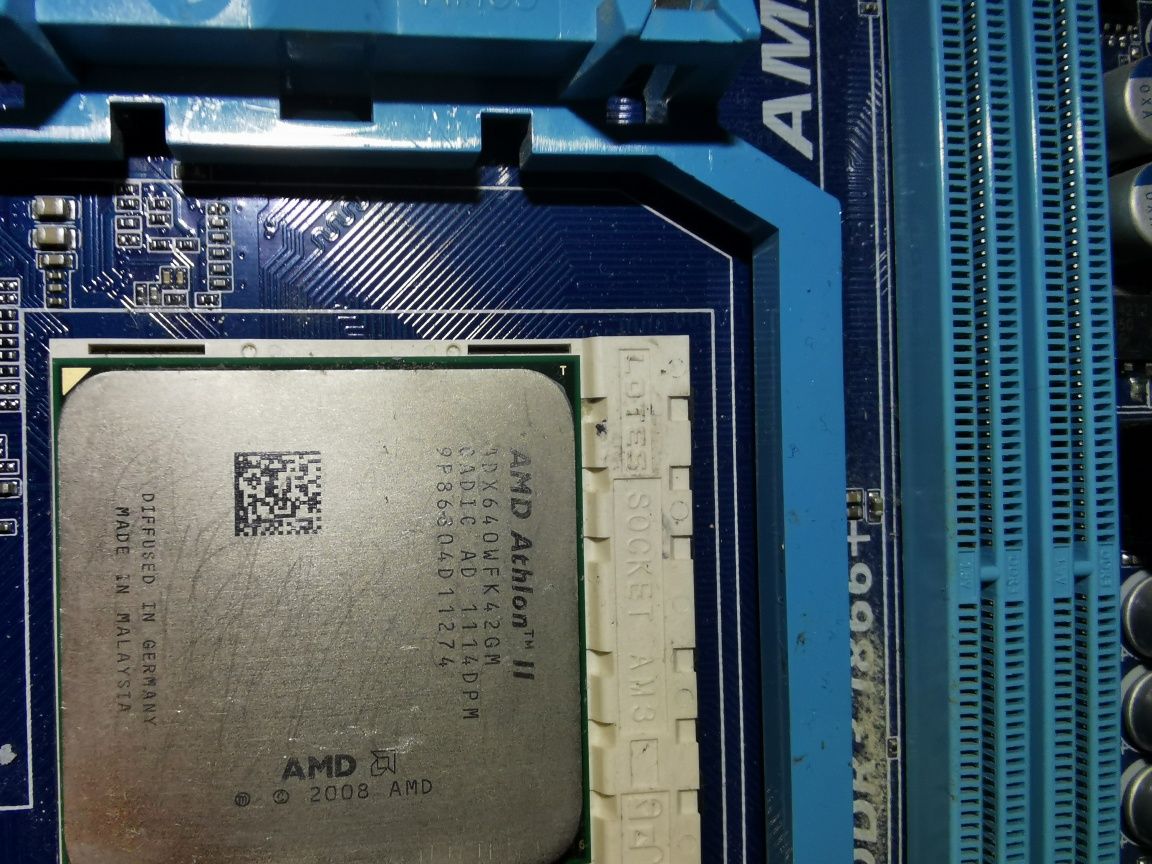 Płyta główna Gigabyte GA-770-T-3DL + AMD athlon  II X4 640 + 4 GB ram