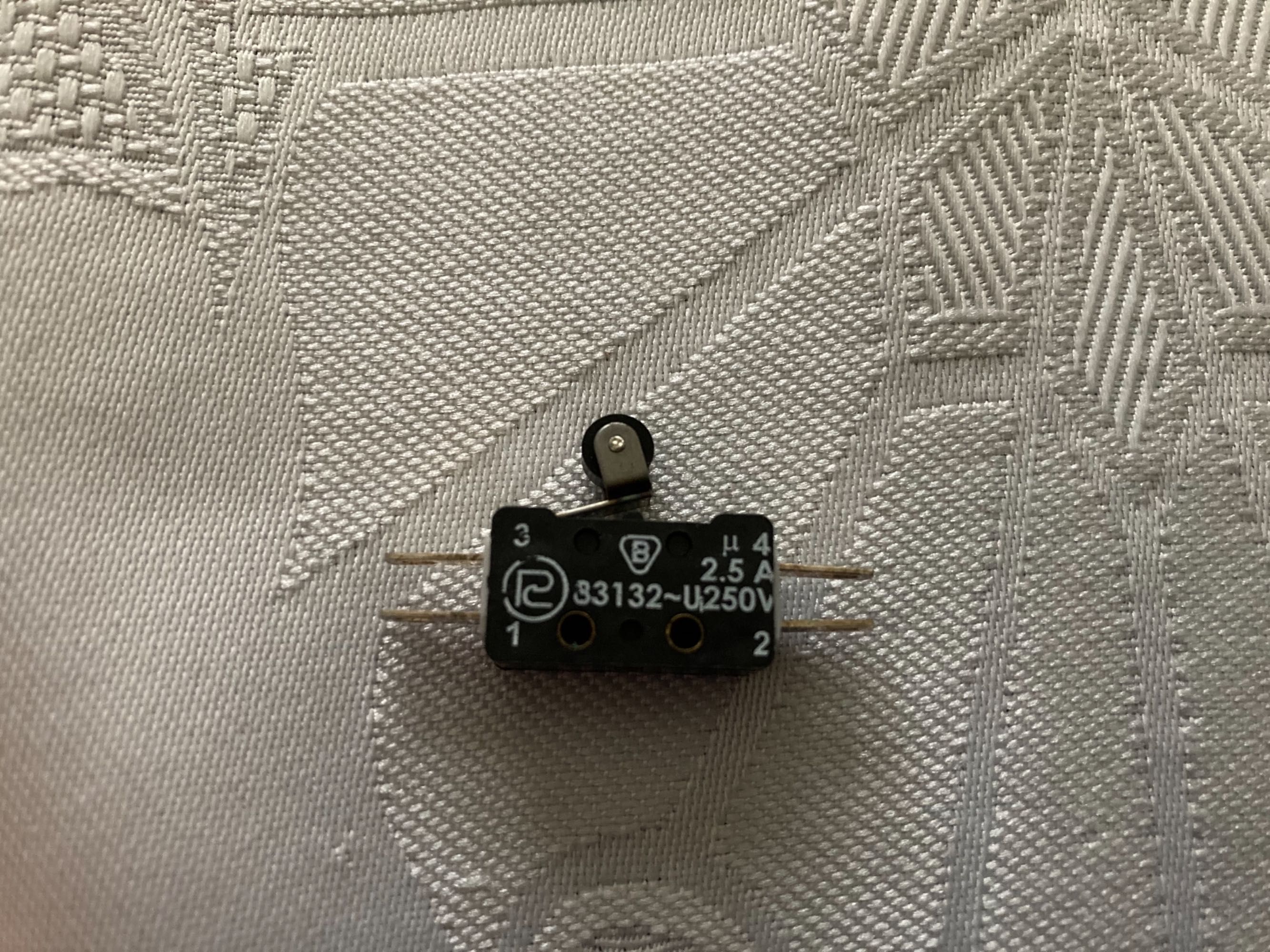 Mikro przełącznik rolkowy 83132-U250V