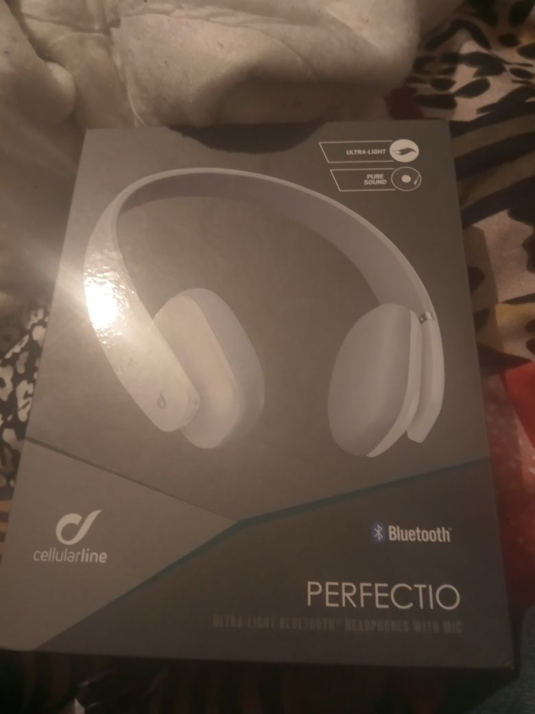 Uszkodzone słuchawki cellularline f1 perfectio