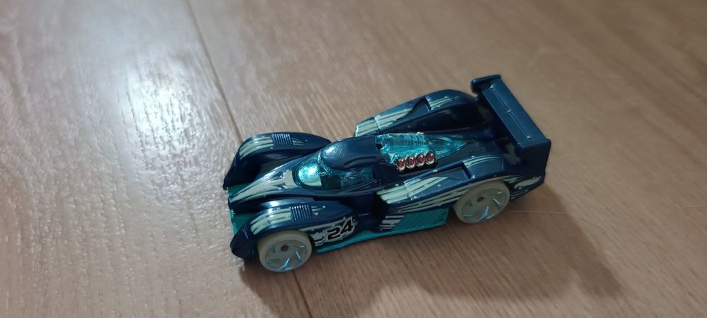 Hot Wheels resoraki