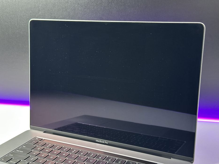 Laptop Apple MacBook Pro 16 A2141 | i9-9880H / 64GB / 1TB / Radeon/ US