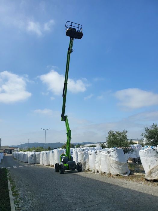 Maquina elevatória articulada niftylift H15 4x4
