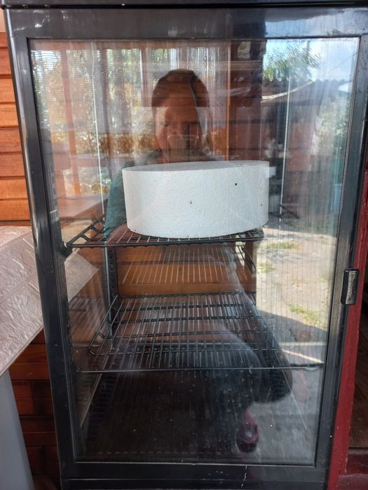 Кондитерська вітрина