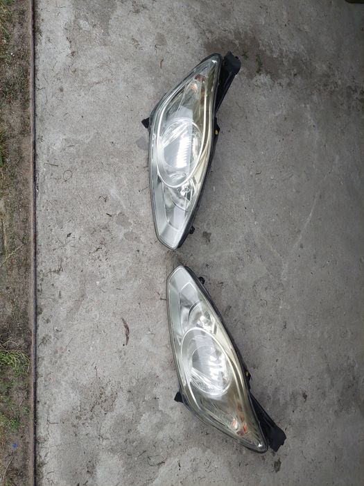 Ford C-max II LAMPA prawa lewa