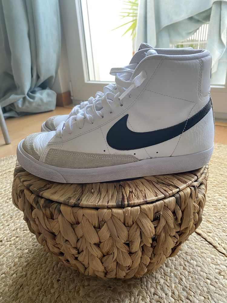 Ténis brancos da Nike