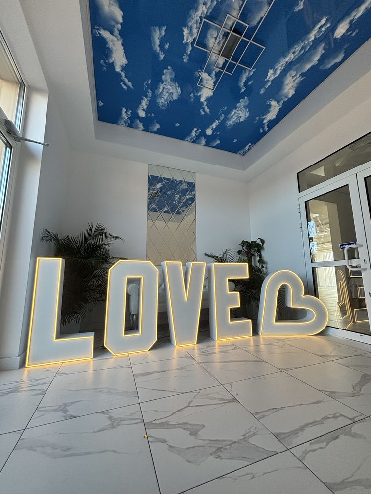 Napis LOVE serce barwa ciepla led wesele rocznica event